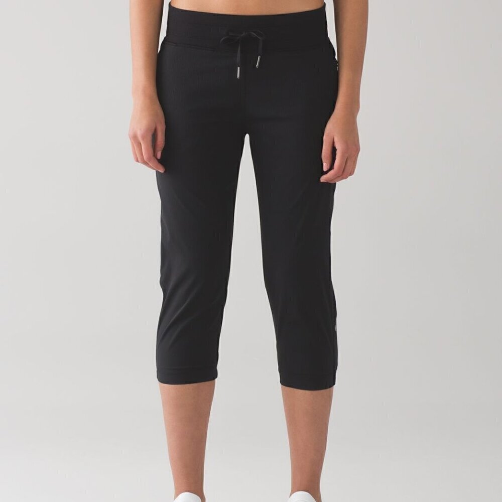 Lululemon Dance Studio Crop II (Unlined 20") - 6 Black